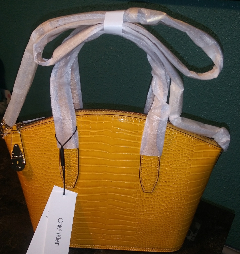 Brand New 👛 Alert!!! Calvin Klein Lock Satchel